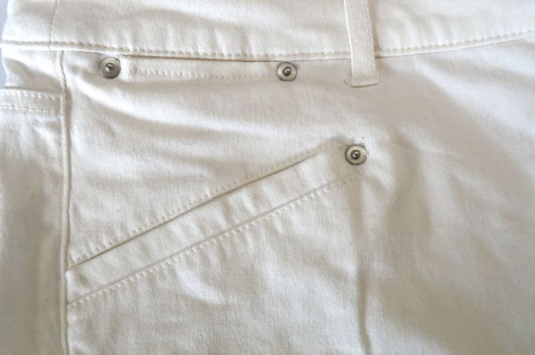 Cashmerette Ames off-white straight jeans - front pocket detail